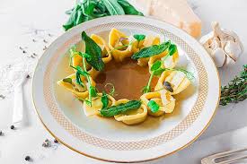 Tortellini alle Panna (A,C,G,3,4,8)